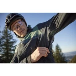 Vaude Men's All Year Moab 3in1 Rain Jacket - Dark Sea Uni -Vaude vaude mens all year moab 3in1 rain jacket dark sea 1 1079388 1