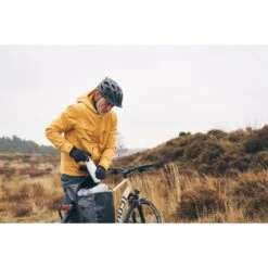 Vaude Men's Comyou Pro Rain Jacket - Black -Vaude vaude mens comyou pro rain jacket 2 1293781