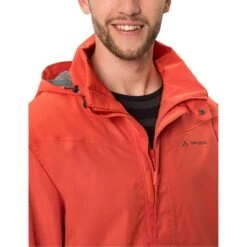 Vaude Escape Bike Light Jacket Men - Glowing Red -Vaude vaude mens escape bike light jacket glowing red 5 1108499