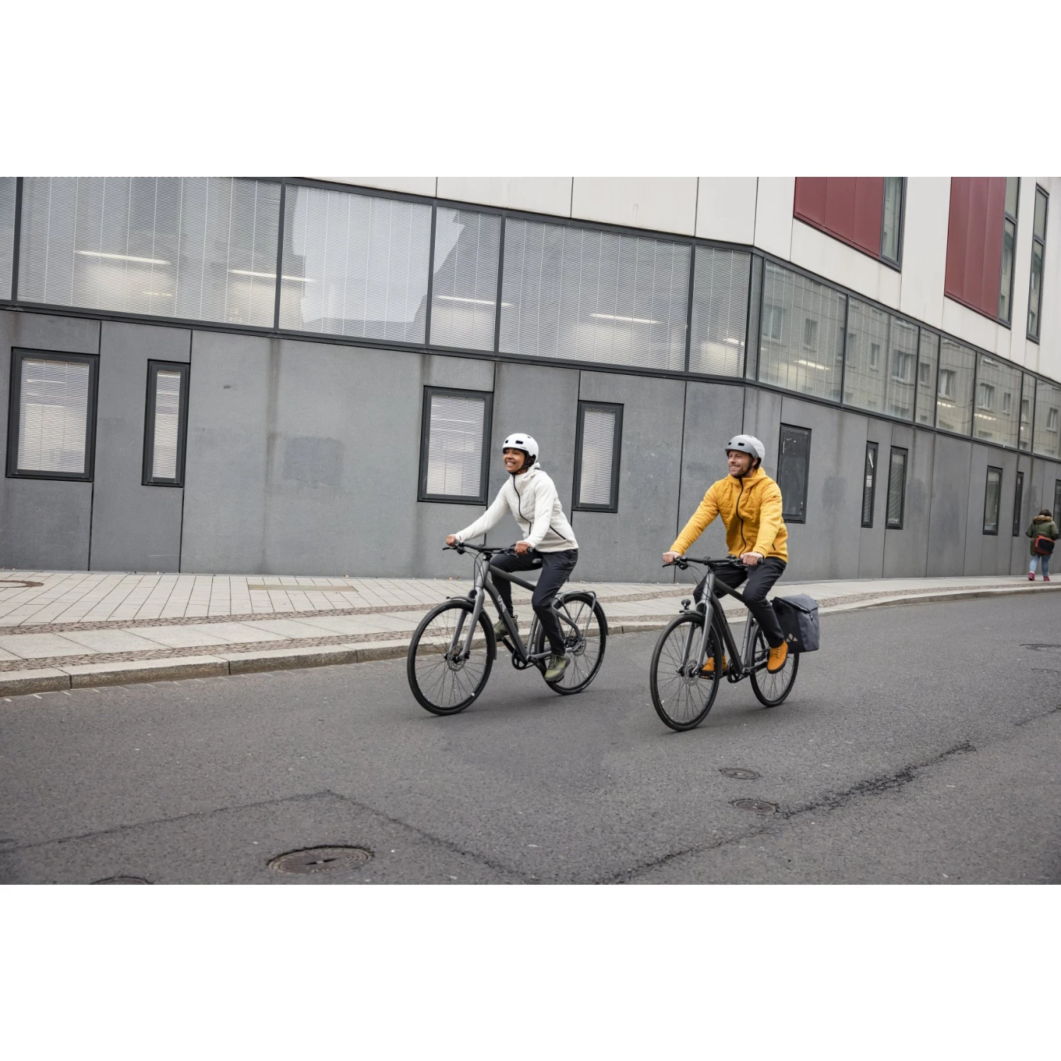 Vaude ReCycle Commute Single Bike Pannier Rear - 20L - Black 16 Vaude ReCycle Commute Single Bike Pannier Rear - 20L - Black - Image 14