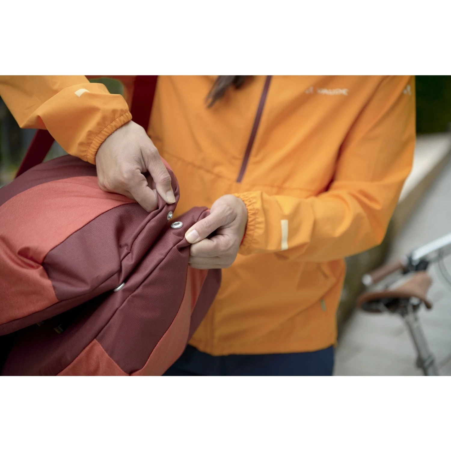 Vaude Road Master Urban (Double) Bicycle Bag - 32+6L - Dark Cherry 11 Vaude Road Master Urban (Double) Bicycle Bag - 32+6L - Dark Cherry - Image 9