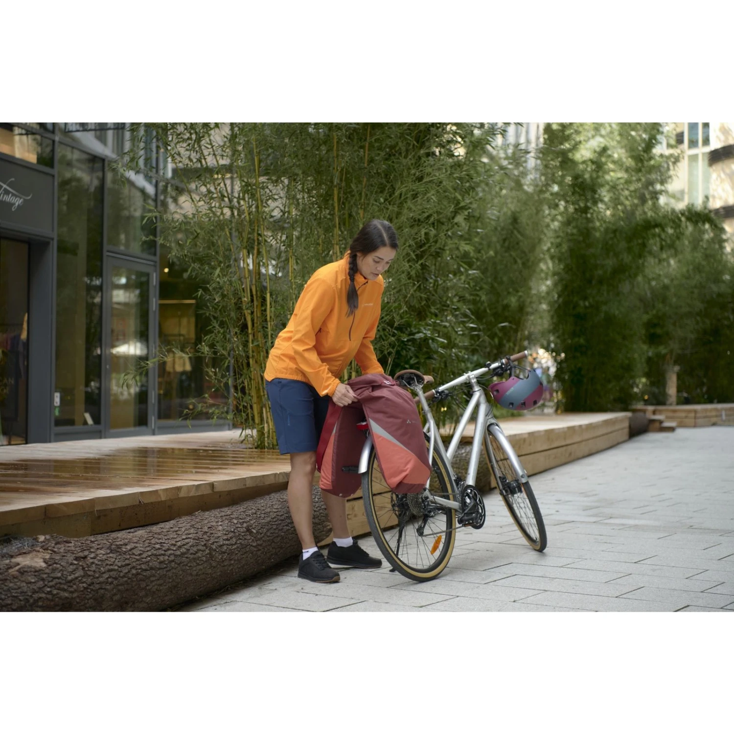 Vaude Road Master Urban (Double) Bicycle Bag - 32+6L - Dark Cherry 10 Vaude Road Master Urban (Double) Bicycle Bag - 32+6L - Dark Cherry - Image 8